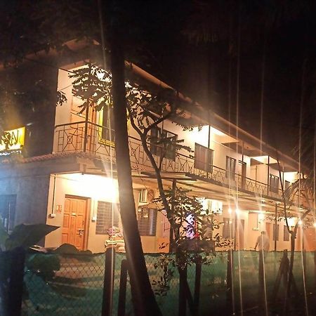Dlite Beach Grove Cottages Alībāg Buitenkant foto