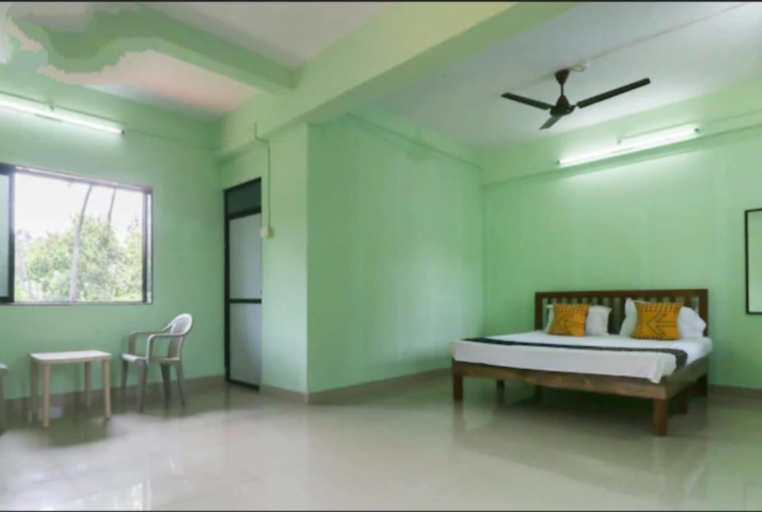 Dlite Beach Grove Cottages Alībāg Buitenkant foto