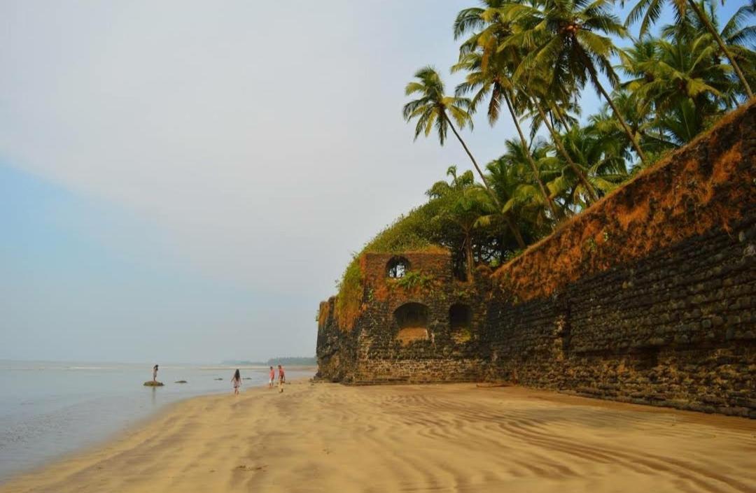 Dlite Beach Grove Cottages Alībāg Buitenkant foto